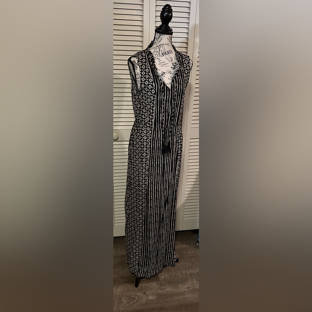 Maxi dress. Very flattering dress. UK 16 - US 12